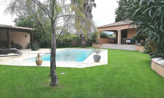 Villelongue-de-la-Salanque House | A 10 min de la mer Maison Entière Avec Piscine Dans un Écrin de Verdure