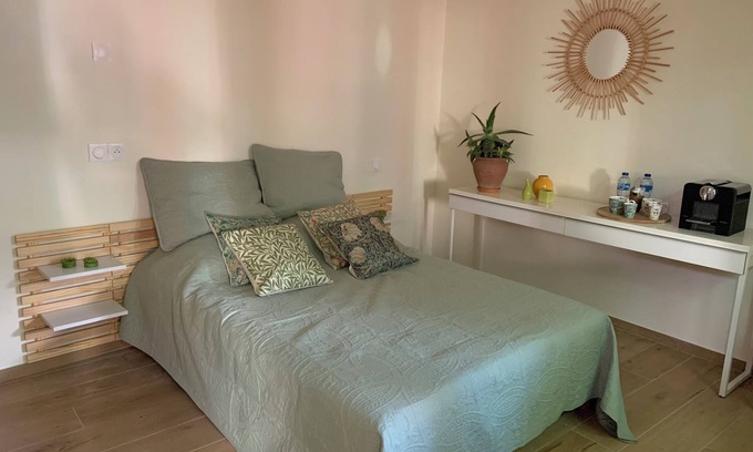 Mauguio Bed & Breakfast | A 10 km de la Mer, de Montpellier et de L'aéroport Chambre Chez Sophie