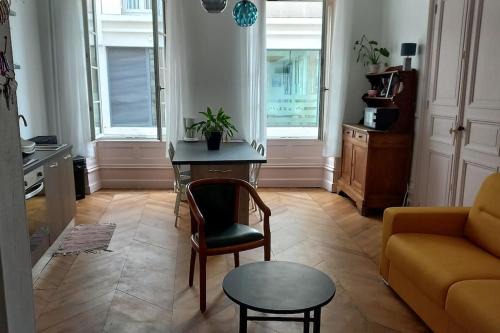 Saint-Jean-d'Angely Apartment | A 2 pas du marché