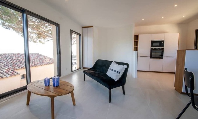 Guerrevieille Apartment | A 3 minute walk from the beach magnificent duplex t3 LE ST TROPEZ