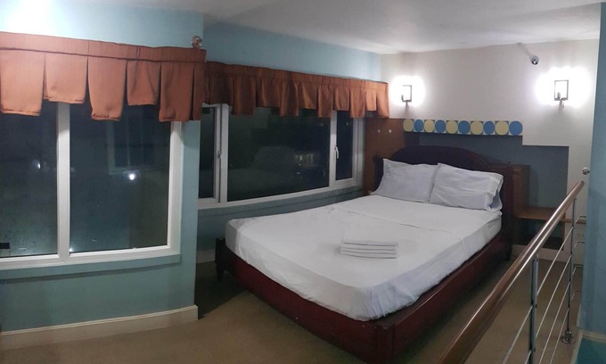 Ermita Condo | A 54.4 sqm (585.5 sqft) condominium is an ideal place to stay and relax.