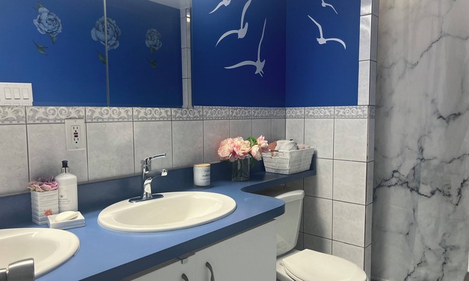 Etobicoke Apartment | A beautiful 3 bdrm apt, located 10' from Pearson Airoport