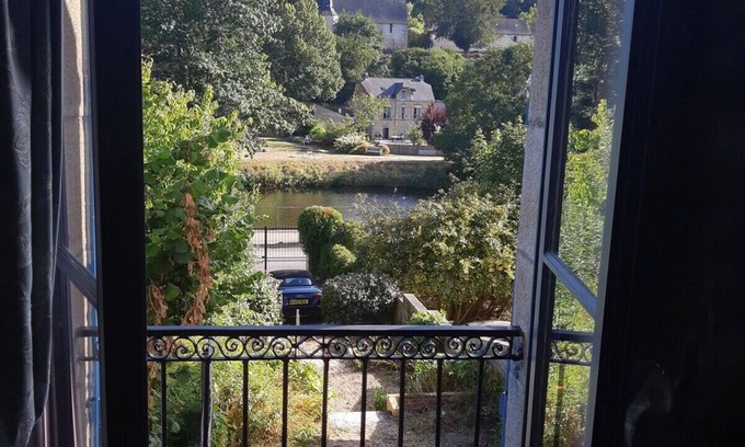 Josselin House | A beautiful house overlooking the Nantes-Brest canal in the medieval town of Josselin