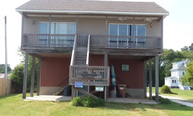 Chincoteague House | A BEAUTIFUL RETREAT OVERLOOKING ASSATEAGUE ISLAND