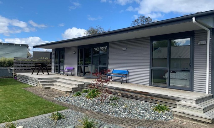 Te Anau House | A Beauty on Bligh St Te Anau