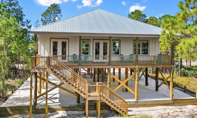 Surf Side Shores House | A Beta Life House by Liquid Life