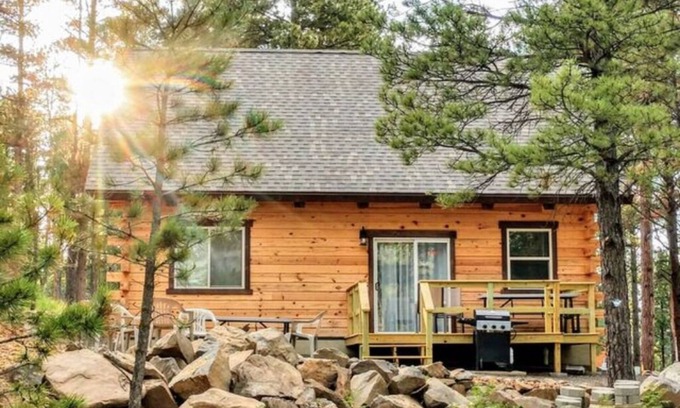 Hill City Cabin | A Black Hills Vacation in Comfort at Elk Hollow Cabin!