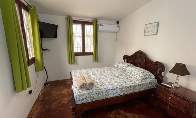 Salinas Apartment | A block from Chipipe beach Salinas cost studio for 5 Salinas with AC