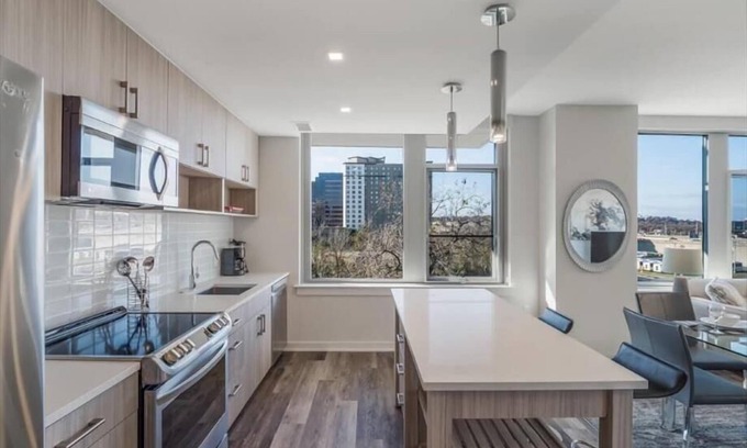 Reston Apartment | A block to Metro | Kitchen + W/D | Reston Town Center