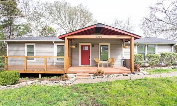 College Grove House | A Boho Retreat - THE FIREFLY- nA charming 2-bedroom home with complete privacy!