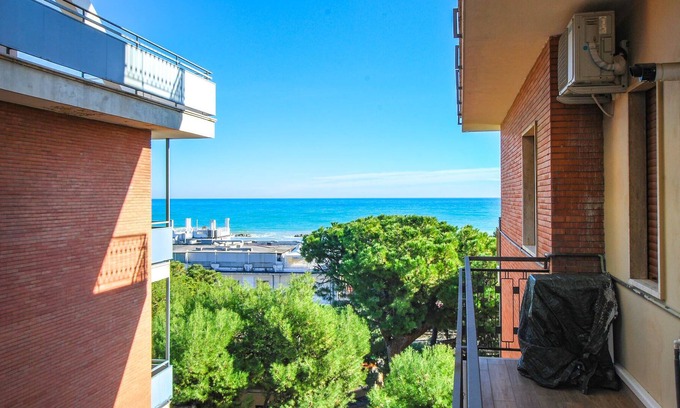 Grottammare Apartment | A bright and welcoming apartment on the fifth floor, with a stone's throw you are at the sea.