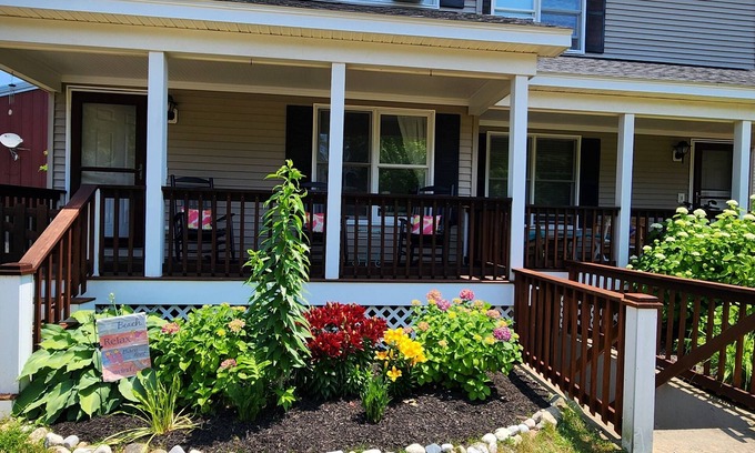 Oak Bluffs Condo | A BRILLANT WAYnCentral Location To Beach/Shops/Restaurants/Arcade/Family Bowling