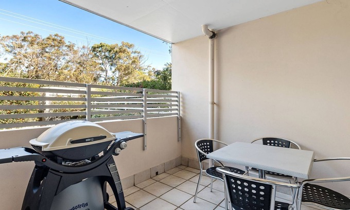 Nelson Bay Apartment | A bushland outlook with a short stroll to Shoal Bay Beach