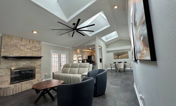Victoria House | A&C WATERFORD COTTAGE