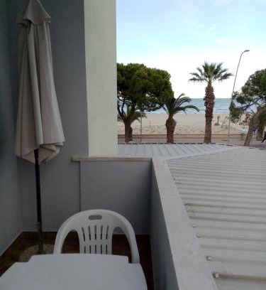 Tortoreto Lido Apartment | A CASA DI LUCA E GLORIA FRONTE MARE