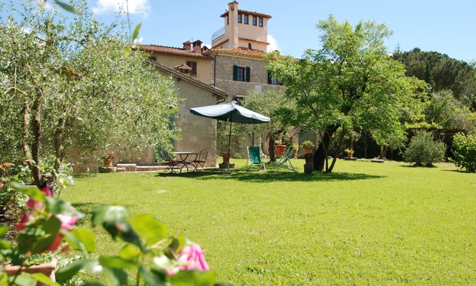 Monteroni d'Arbia House | A charming little cottage with spacious private garden