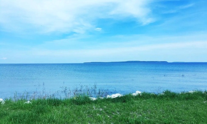 St Ignace Apartment | A charming loft-style studio on the shore of Lake Huron