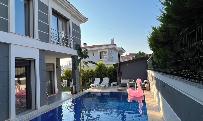 Cesme House | A comfortable villa with pool in Cesme VillaAtasoy