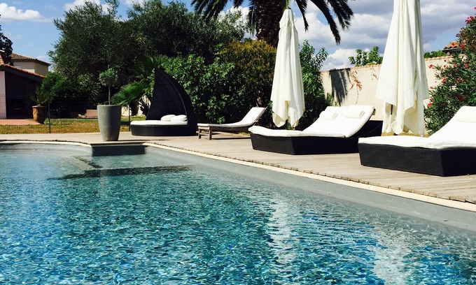 Lunel House | A corner of paradise close to the sea