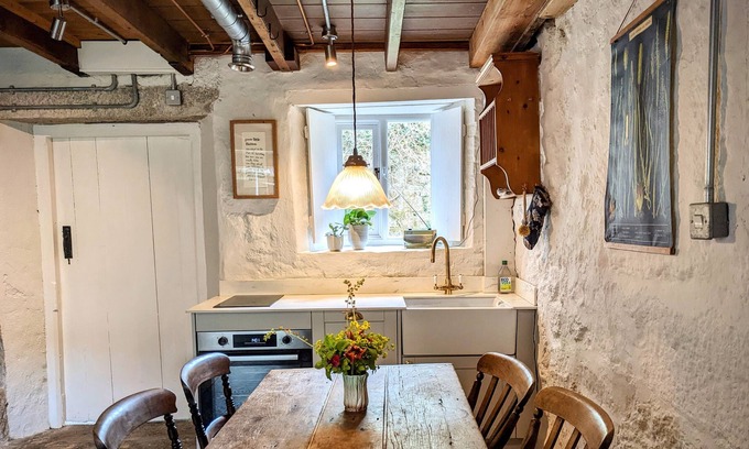Penryn Cottage | A cosy cottage in the heart of North Helford