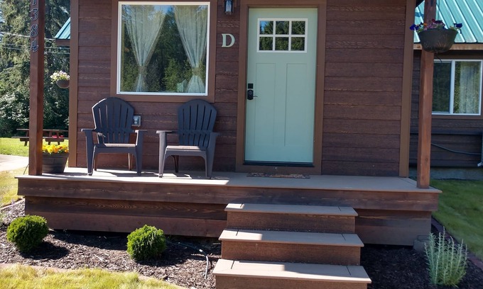 Columbia Falls Cabin | A cozy, affordable studio cabin close to Glacier Park, Flathead Lake and more!