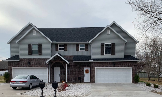 Carl Junction House | A cozy get a way awaits you at 804-A!
