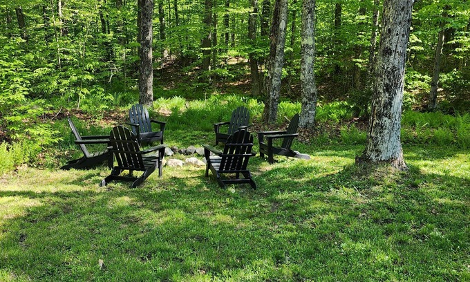 Inlet House | A cozy, pristine family retreat located in the town of Inlet.