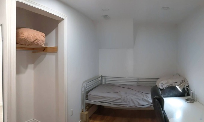 Richmond Hill House | A Cozy Private Room 4B in the basement