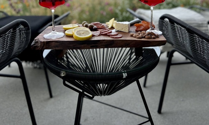Okanagan-Similkameen Apartment | A cyclist, nature lover, or wine-connoisseur's ultimate dream location!!