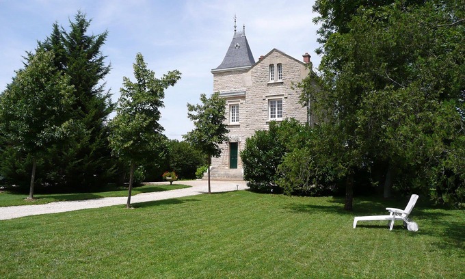 Ladoix-Serrigny House | A Distinctive Chateau Rental in the Heart of Burgundy