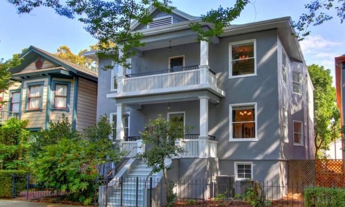 Downtown Sacramento Apartment | A Downtown Sacramento Historic F Street Lofts