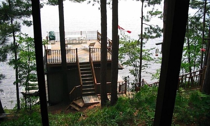 Brantingham Cottage | A family friendly camp - like home.