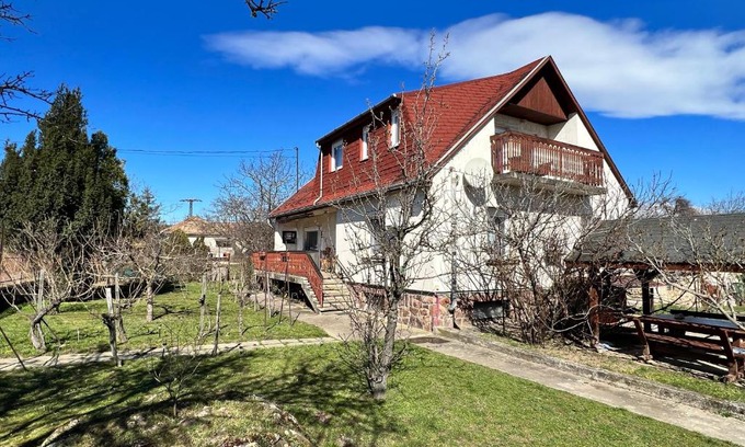 Zánka Apartment | A Festő Vendégháza/The Painter's Guest House