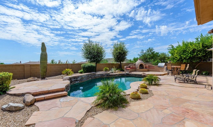 North Scottsdale House | A Fountain Hills Gem, Pool, BBQ, Fireplace, Bar, Views!