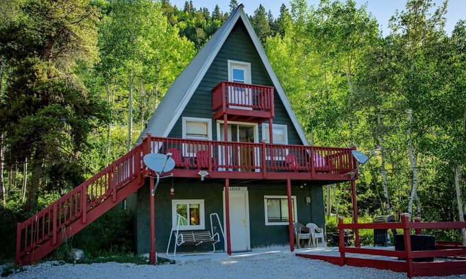 Garfield Ski Chalet | A-Frame Cabin: 3 Bed, 2 Bath - 10 Minutes away from Monarch, CO