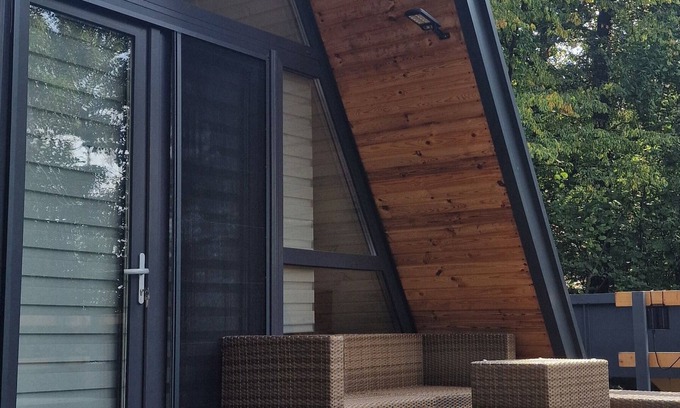 Baia Mare Cabin | A frame cabin with AC and firepit in Baia Mare