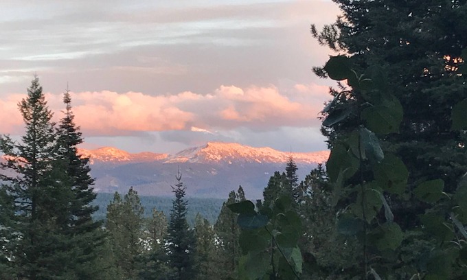 McCall House | A-frame escape with Payette Lake views and backdoor Forest access. Pet Friendly.