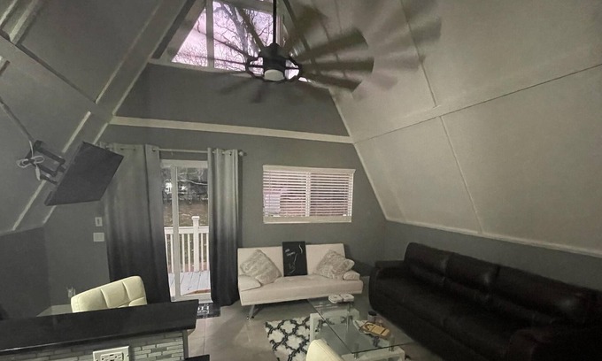 Homosassa Cottage | A-frame house, 10 mins from Homosassa river, fits 6 people!