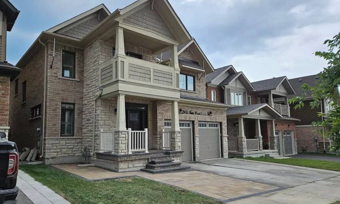 Durham Region House | A Getaway in Windfields