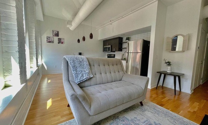 Downtown Omaha Apartment | A historic 900 square foot Atrium loft in the heart of the Old Market