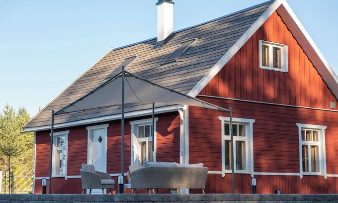 Kardla Cottage | A holiday like at grandma's. Cosy cottage with pool for families and friends.
