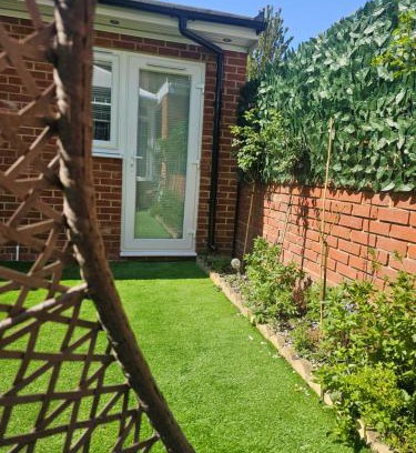 Lansbury House | A Home Away From Home
