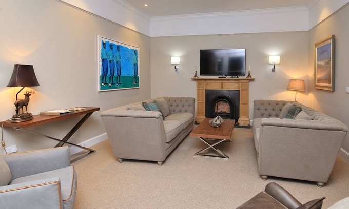 St. Andrews Cottage | A house that sleeps 6 guests in 3 bedrooms
