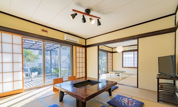 Yugawara House | A house with a spacious garden and a wooden deck / Ashigarashimo-gun Kanagawa
