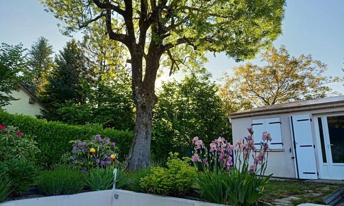 Lacombe House | A L'ombre du Frêne, Maison Avec Jardin Arboré. Idéal Pour les Amis de la Nature