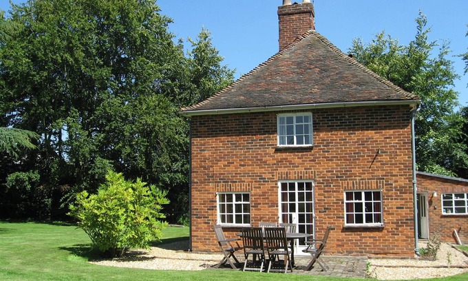 Patrixbourne Cottage | A lovely cottage sleeping six, with huge private garden, patio, french windows. The cottage is locat
