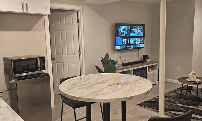 Queens House | A lovely cozy 1 spacious 1 bedroom