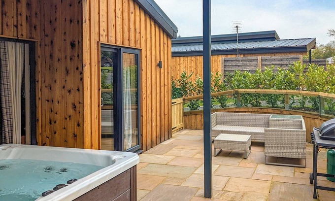 Chirk Bank Ski Chalet | A magnificent bespoke lodge perfect for a family escape with pets.