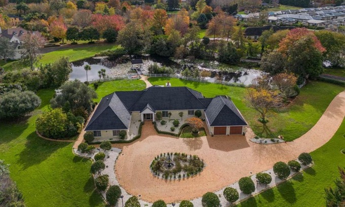 Papakura Villa | A Majestic Slice of Heaven