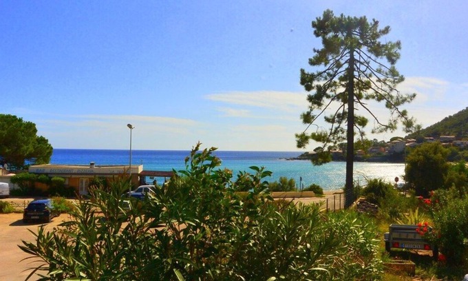 Tarcu House | A Marina T2C-2*- FRONT OF THE SEA - TARCO